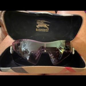 Women’s Black Burberry Sunglasses